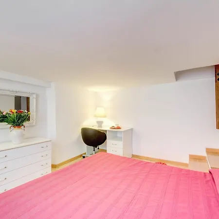 Campo Dei Fiori Stunning And Quiet Apartment